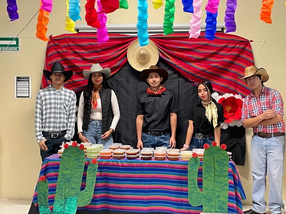 Students of Conalep 296, Mexico, with La Brava Norteña artisanal salsas